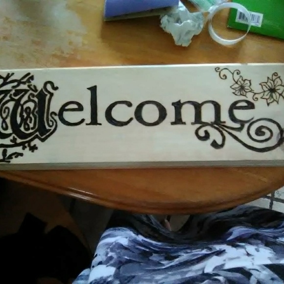 Welcome sign - Picture 1 of 4